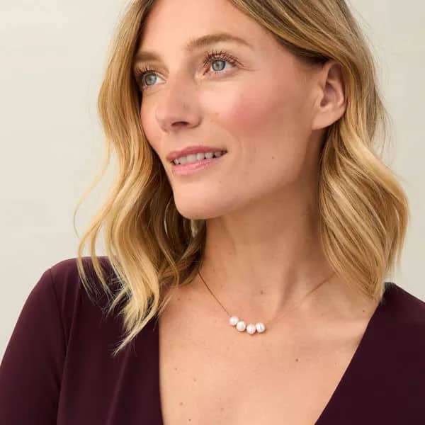 Extralanges goldfarbenes Collier mit Süßwasserperlen