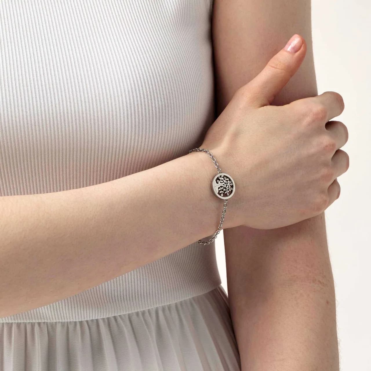 Silberfarbenes Magnetarmband mit Baum des Lebens